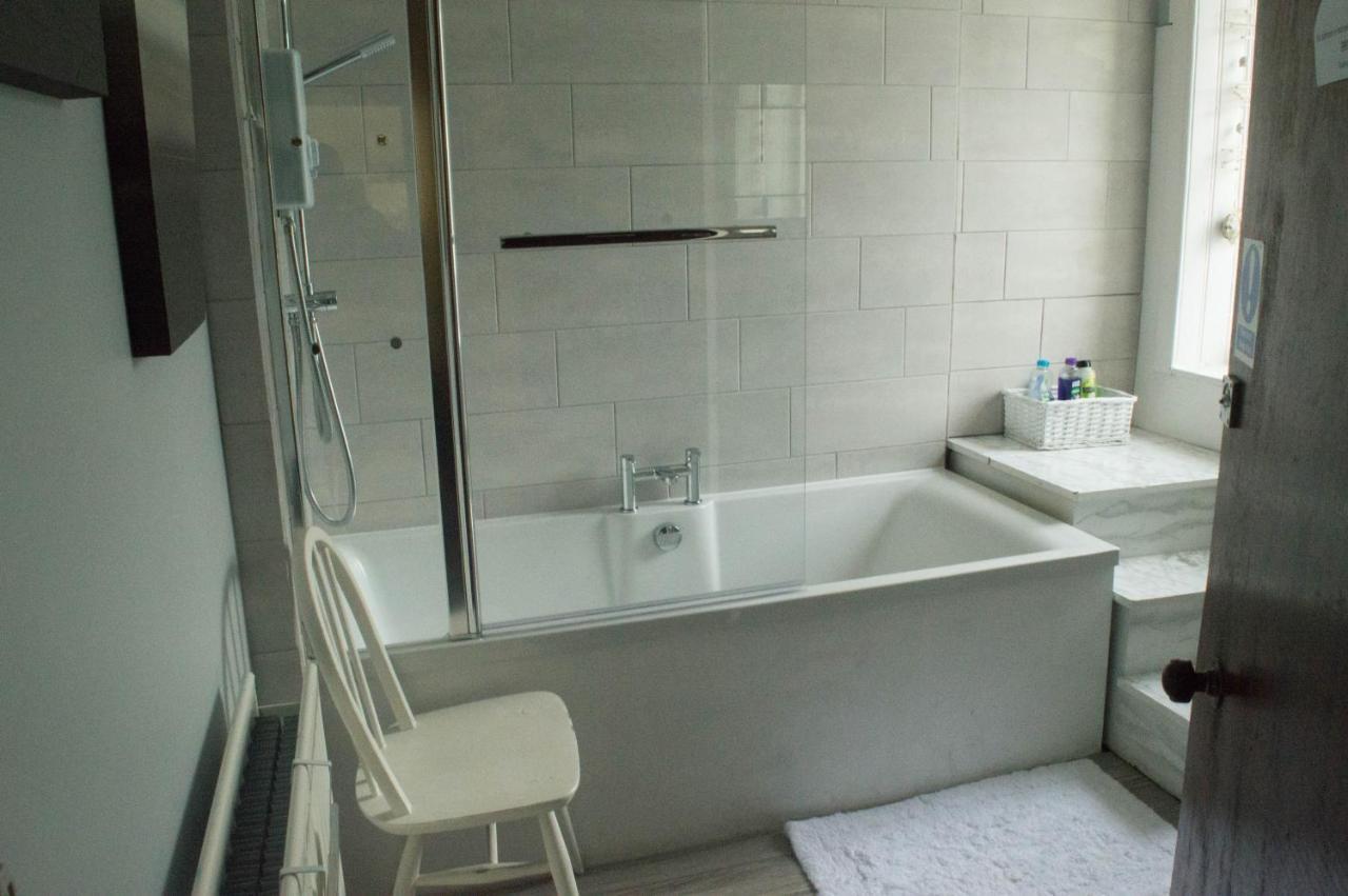 The Ben Sheann Hotel Strathyre Bagian luar foto